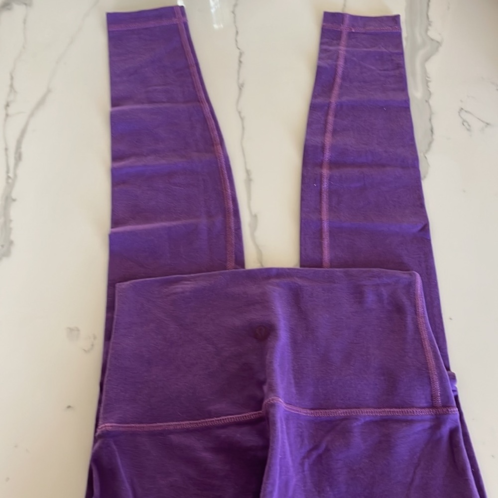 Lululemon Wunder Under - Picture 2 of 4